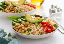 5 Receitas de saladas proteicas para um almoço saudável e saciante
