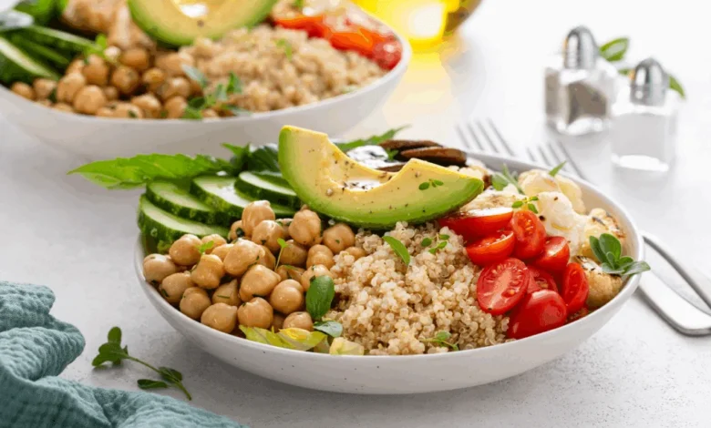 5 Receitas de saladas proteicas para um almoço saudável e saciante