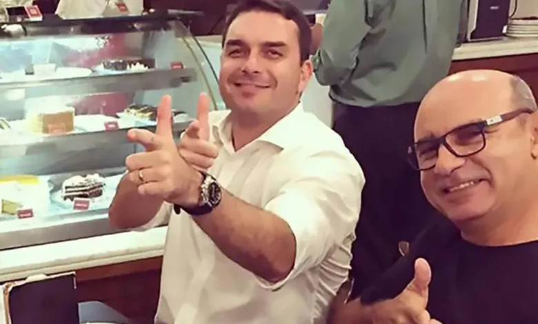 A simbologia da violência e o uso da fé na política brasileira