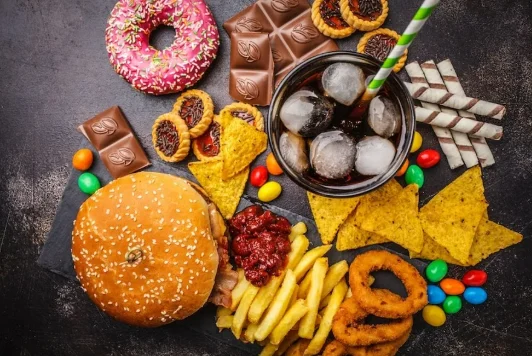 Alimentos ultraprocessados e o impacto silencioso na saúde dos rins