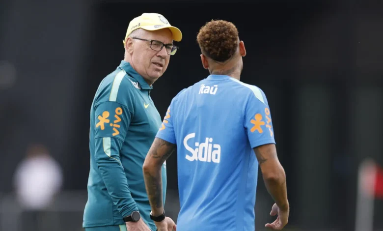 Ancelotti avalia futuro de Neymar na renovação da seleção brasileira