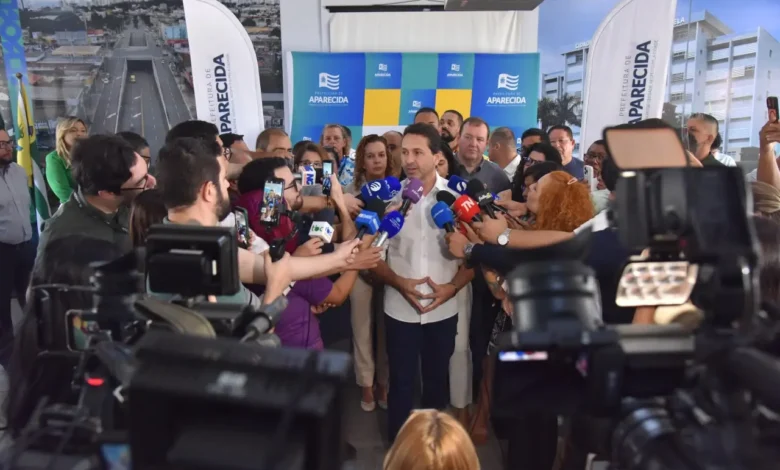 Aparecida de Goiânia lança edital de concurso público com quase 3 mil vagas na educação