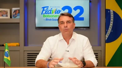 Assessora de Flávio Bolsonaro destinou R$ 199 mil a instituto de miliciano condenado por Marielle