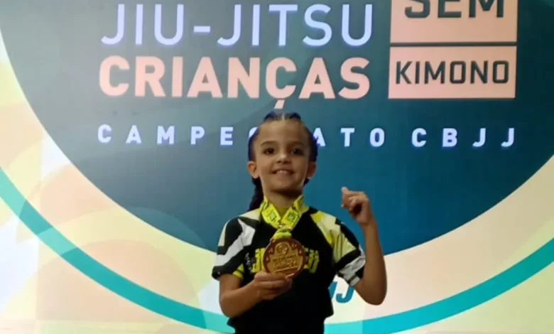 Bárbara Valentina conquista o tricampeonato brasileiro de jiu-jitsu