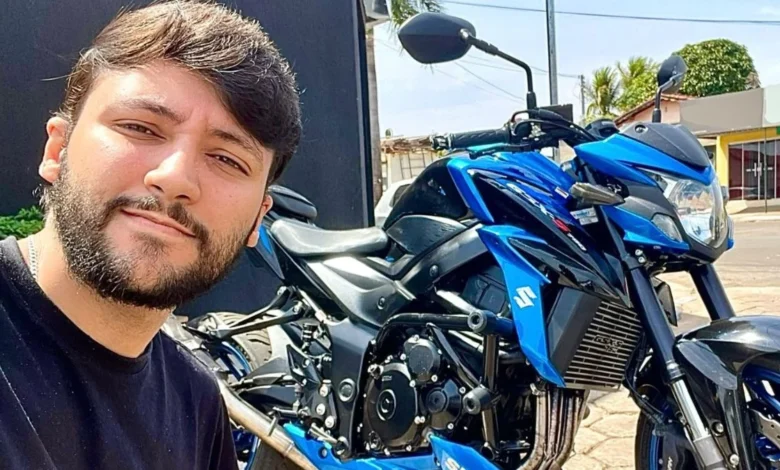 Barbeiro busca recomeço após ter motocicleta destruída por incêndio em Itaberaí