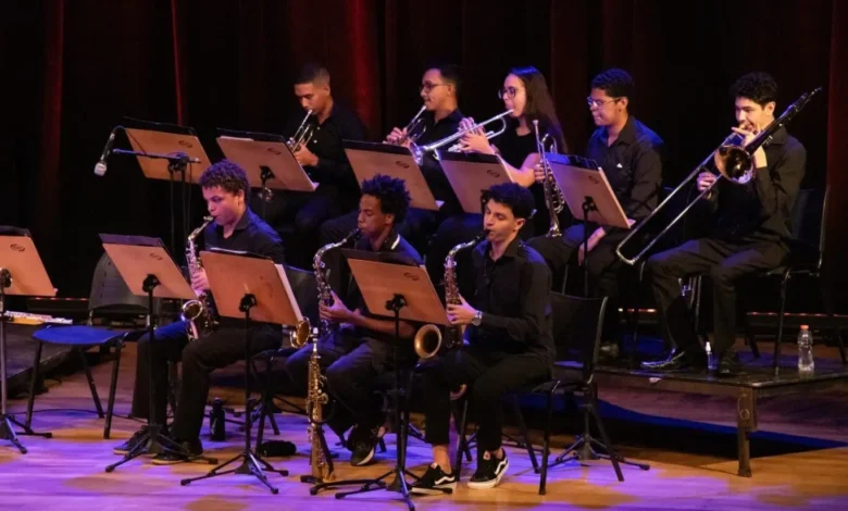 Big Band Basileu França promove concerto gratuito com trajetória musical neste domingo