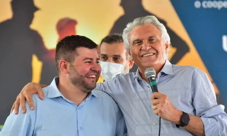 Caiado altera compromissos para prestar homenagens a Amilton Filho em Anápolis