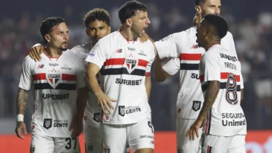 Calleri decide e São Paulo supera Internacional no Morumbis sob protesto da torcida