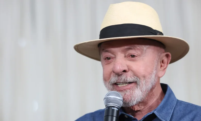 Campanha de Lula utiliza embate de Flávio Bolsonaro com a CNBB no horário eleitoral