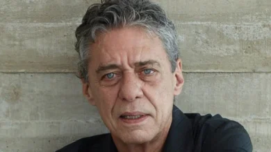 Chico Buarque aciona polícia após sofrer ameaça de morte em ambiente virtual
