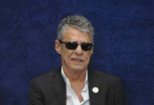 Chico Buarque relata ameaça de morte e aciona justiça no Rio de Janeiro