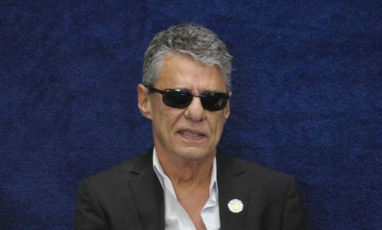 Chico Buarque relata ameaça de morte e aciona justiça no Rio de Janeiro
