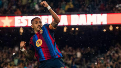 Com Raphinha em destaque, Barcelona registra o melhor começo de temporada em 111 anos