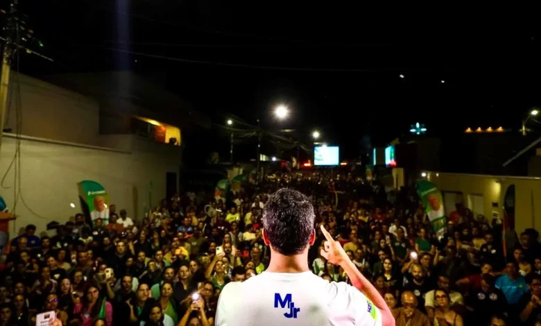 Comício em Trindade atrai multidão em ato de apoio à candidatura de Galindo