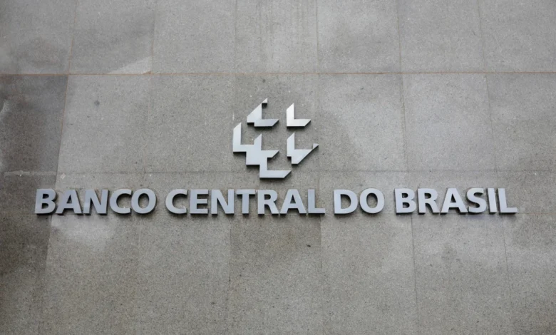 Copom mantém cautela e sinaliza juros restritivos após corte na Selic