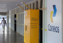 Correios acionam TST para buscar fim de greve nacional