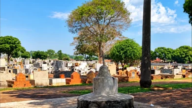 Crânio humano é apreendido em altar na residência de suspeito de homicídio em Goiânia