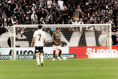 Crise no Corinthians se aprofunda com sexta derrota consecutiva no Brasileirão