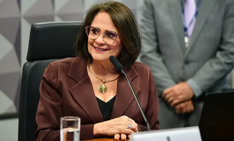 Damares Alves oficializa apoio à reeleição de Vanderlan Cardoso para o Senado