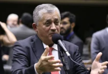 Dino reverte decisão de Mendonça e libera post sobre Nossa Senhora Aparecida