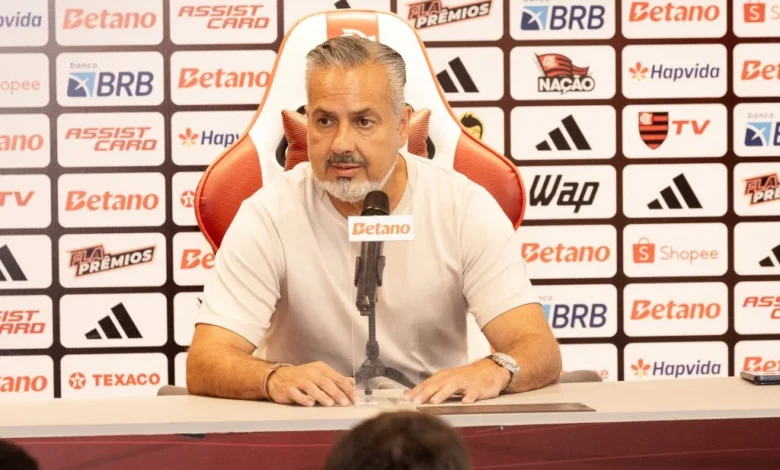 Diretor do Flamengo aponta quatro nomes do futebol português para reforçar o elenco
