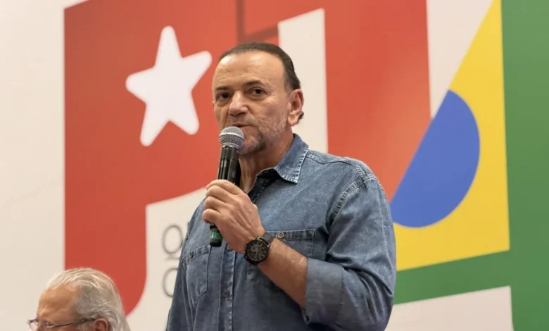 Edinho Silva defende punição a candidatos do PT que omitirem Lula em materiais de campanha