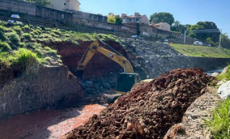 Erosão na Marginal Botafogo exige interdição parcial de trecho em Goiânia