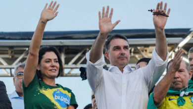 Financial Times traça paralelo entre clãs Bolsonaro e Trump ao apontar paranoia na política