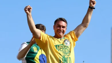 Flávio Bolsonaro acusa CNBB de disseminar desinformação sobre padroeira do Brasil