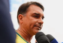 Flávio Bolsonaro defende pragmatismo comercial com a China em caso de vitória eleitoral