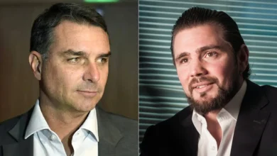 Flávio Bolsonaro retorna ao Brasil em aeronave ligada a banqueiro e advogado