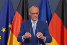 Friedrich Merz mantém cargo de chanceler após derrotas eleitorais na Alemanha