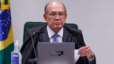 Gilmar Mendes defende afastamento de magistrados do TSE por politização