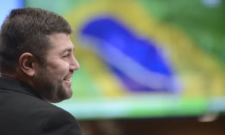 Ginásio Newton de Faria recebe velório do deputado Amilton Filho antes de cortejo às 18h