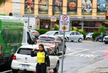 Goiânia amplia sinalização de direita livre em 84 cruzamentos estratégicos