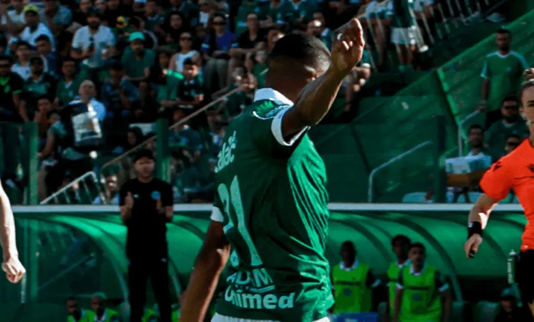 Goiás supera Avaí de virada na Serrinha e renova esperanças de acesso