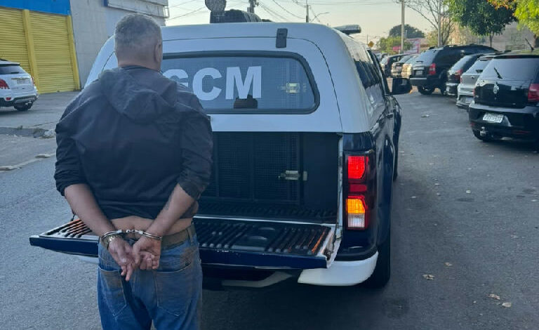Guarda Municipal retira arma de fogo de circulação em praça de Senador Canedo