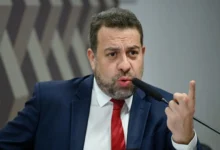 Guilherme Boulos deixa Secretaria Geral para reforçar campanha de Lula