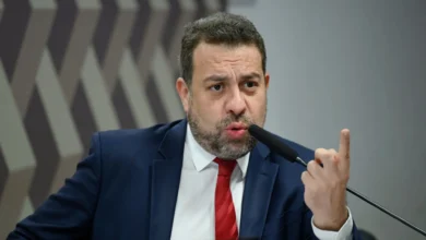 Guilherme Boulos deixa Secretaria Geral para reforçar campanha de Lula