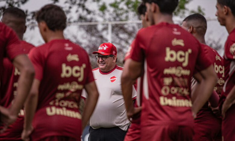 Guto Ferreira ajusta Vila Nova para confronto decisivo contra o América-mg