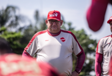 Guto Ferreira destaca união como pilar da liderança do Vila Nova na Série B