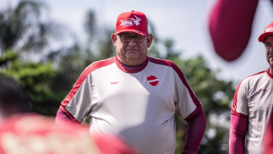 Guto Ferreira destaca união como pilar da liderança do Vila Nova na Série B