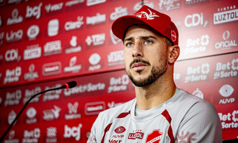 Helton Leite projeta cautela do Vila Nova diante do América na Série B