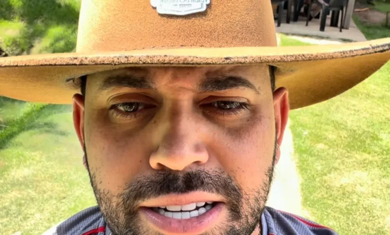 Influenciador incita ataques digitais após protesto contra Flávio Bolsonaro em Goiânia