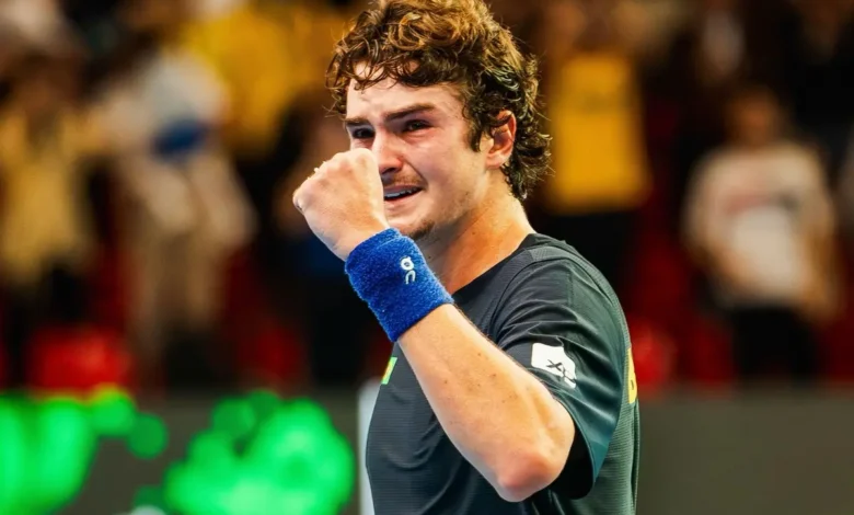 João Fonseca brilha na Copa Davis com virada emocionante sobre Stricker