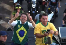 Jurídico de Flávio Bolsonaro aponta descredenciamento do TSE após decisão de Flávio Dino