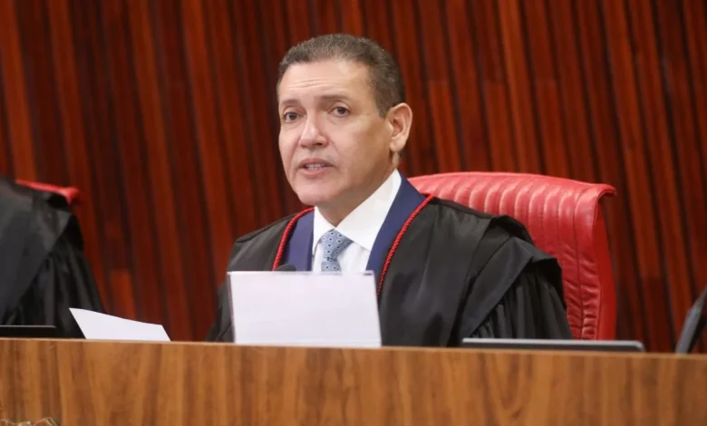 Kassio Nunes Marques suspende propaganda de Lula contra Flávio Bolsonaro