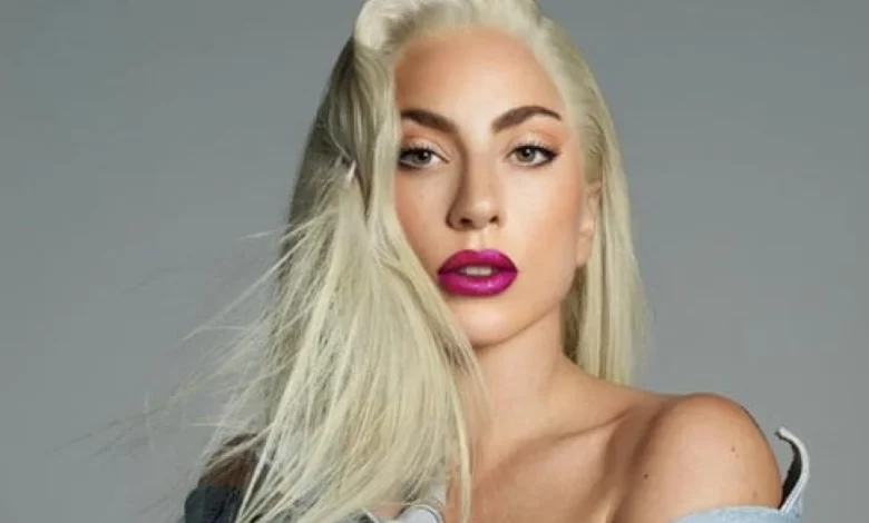 Lady Gaga celebra chegada do primeiro filho com Michael Polansky