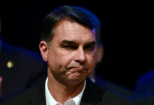 Lindbergh Farias aciona STF para reabrir investigação contra Flávio Bolsonaro