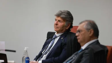 Luiz Fux suspende decisão de Flávio Dino sobre postagens envolvendo Flávio Bolsonaro